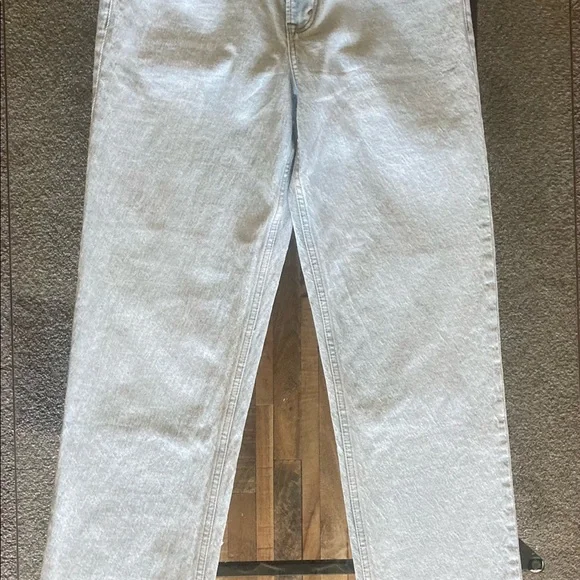 Abercrombie & Fitch Mid Rise The Straight Jeans - Picture 9 of 11